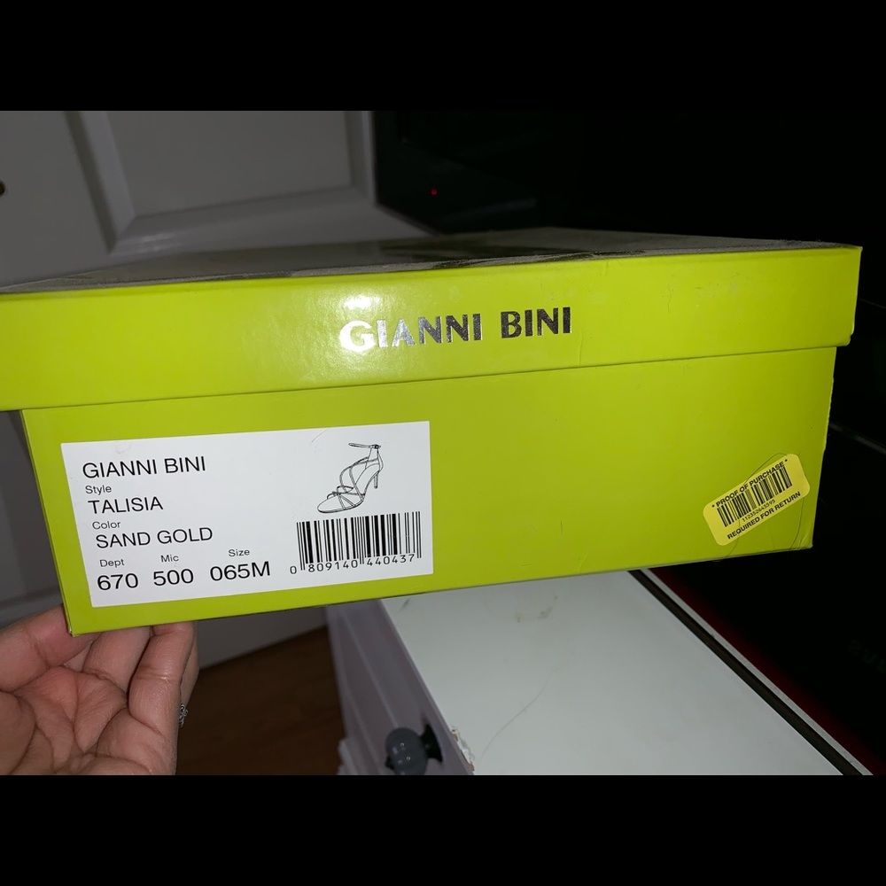 Gianni Bini Heels Gold